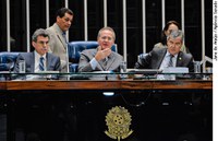 Renan anuncia em Plenário medidas para modernizar Senado e Congresso