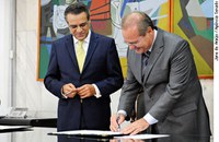 Renan Calheiros promulga novas regras de ajuda de custo 