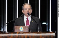 Agronegócio sofre com infraestrutura precária, diz Ruben Figueiró 