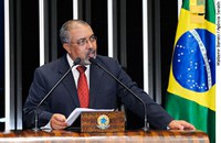 Paulo Paim saúda 7ª Marcha da Classe Trabalhadora