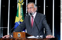 Capiberibe destaca avanços da Venezuela com Hugo Chávez