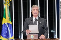 Collor cobra do governo de Alagoas combate à violência contra mulheres