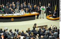 STF vai anular a sessão, diz Lindbergh após abandonar reunião do Congresso