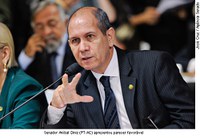 Transporte em aviões oficiais pode ter novas regras 