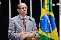 Aníbal Diniz responde críticas e destaca avanços em gestões petistas