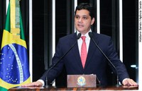 Ricardo Ferraço critica advogado-geral da União por mudar posição sobre royalties