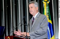 Rollemberg quer ampliar limite da dívida de estados e municípios