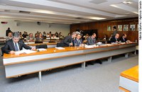 Proteção a compradores de passagens aéreas avança no Senado