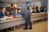 Comissão aprova extensão de direitos trabalhistas para domésticas