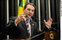 Eduardo Lopes elogia proposta de governadores sobre royalties