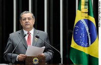 Jayme Campos propõe serviço civil obrigatório para profissionais de saúde