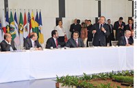 Reunião com governadores define rumo para novo pacto federativo, diz Renan