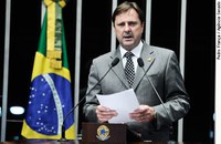 Gurgacz comemora acordo entre pescadores e Ministério do Trabalho em audiência na CRA 