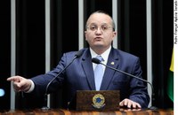 Pedro Taques lamenta índices educacionais de Mato Grosso