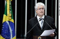 Requião quer derrubar proibição de preços diferentes na venda a crédito