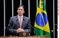 Reunião com governadores foi 'grito da federação', diz Eunício