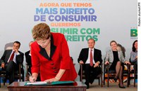Dilma propõe parceria com Legislativo ao anunciar política para proteger consumidor 