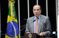 Aloysio Nunes compara gastos do governo com publicidade e com prevenção de desastres naturais
