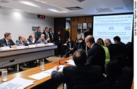 Lindbergh: CAE precisa votar projeto de unificação do ICMS até 2 de abril