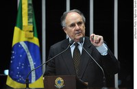 Cristovam: verdadeira libertação das domésticas virá com educação