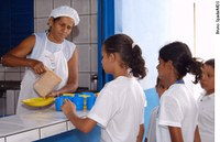 Merenda escolar poderá ser oferecida também nas férias