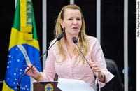 Vanessa Grazziotin comemora os 91 anos do PCdoB