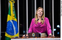 Vanessa Grazziotin pede ações para reduzir desigualdades entre homens e mulheres