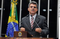 Romero Jucá pede providências contra apagões em Roraima