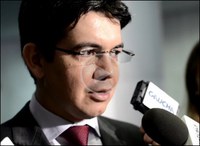 Vídeo | Randolfe diz que PEC 37 é ameaça às conquistas da sociedade brasileira