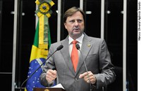 Acir Gurgacz registra realização de feira agrícola em Rondônia 