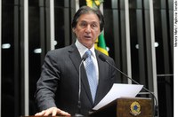 Eunício elogia medidas anunciadas por Renan em resposta a manifestações