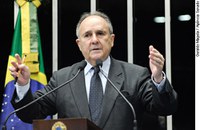 Apesar de aumento no IDH de municípios, Cristovam critica qualidade da educação