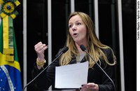 Presença feminina no Parlamento deve ser tema da reforma política, sugere Vanessa Grazziotin