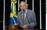 João Capiberibe critica uso político de rádios comunitárias no Amapá