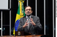 Walter Pinheiro quer pacto federativo que desconcentre o poder no país