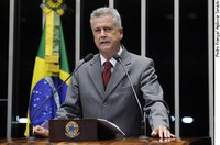 Rollemberg critica governo do Distrito Federal e pede preservação de área da Embrapa