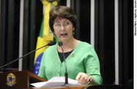 Ana Rita comemora conquistas das mulheres brasileiras