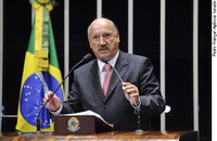 Luiz Henrique aponta efeitos positivos da descentralização na economia de SC