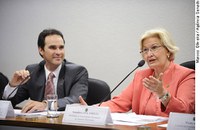 Senadores cobram urgência na regulamentação de free shops em 'cidades-gêmeas' 