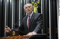 Suplicy diz que manifestações devem ser pacíficas