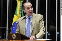 Aloysio Nunes diz que brasileiro pagará a conta dos erros do governo no setor elétrico