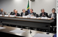 CAS sugere grupo de trabalho sobre pesquisas clínicas de medicamentos