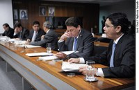 CI discute restrições do TCU à renegociação da dívida dos estados