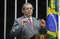 Jayme Campos denuncia o perigo de creches feitas com PVC