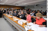 Modificação no Bolsa Família volta à pauta da CAS