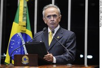 Cícero Lucena quer prioridade para política de resíduos sólidos