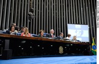 Entrega do prêmio Bertha Lutz reforça luta por maior participação da mulher na política