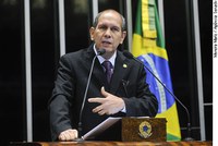 Petrobras não está à beira da falência, afirma Aníbal Diniz