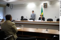 Comissão especial convida especialistas para debater financiamento da educação