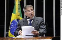 Cyro Miranda aponta contradição em reação do governo a rebaixamento da nota do país